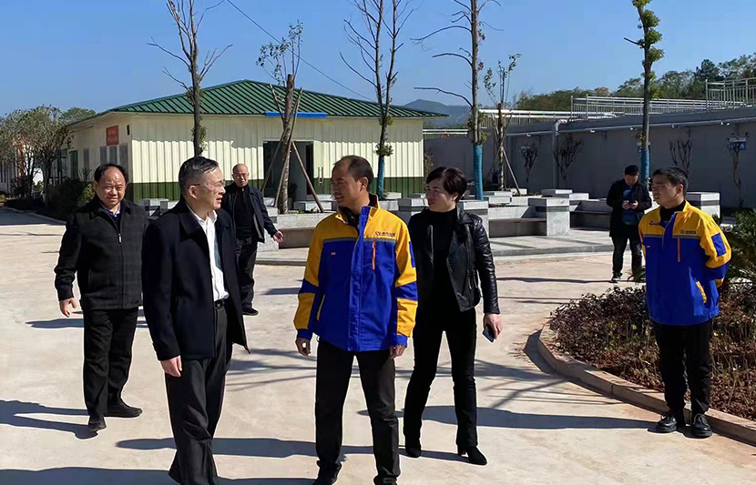 江西省生態(tài)環(huán)境廳黨組成員、副廳長(zhǎng)龍剛一行蒞臨挺進(jìn)環(huán)保和樂(lè)新村污水處理站視察調(diào)研