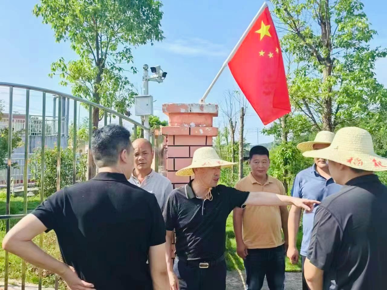 贛州市政府副市長(zhǎng)、區(qū)委書記連天浪一行蒞臨我司污水處理廠指導(dǎo)